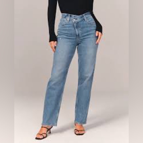 Abercrombie & Fitch Denim - Abercrombie & Fitch Curve Love Ultra High Rise 90s Straight Criss-Cross Jeans